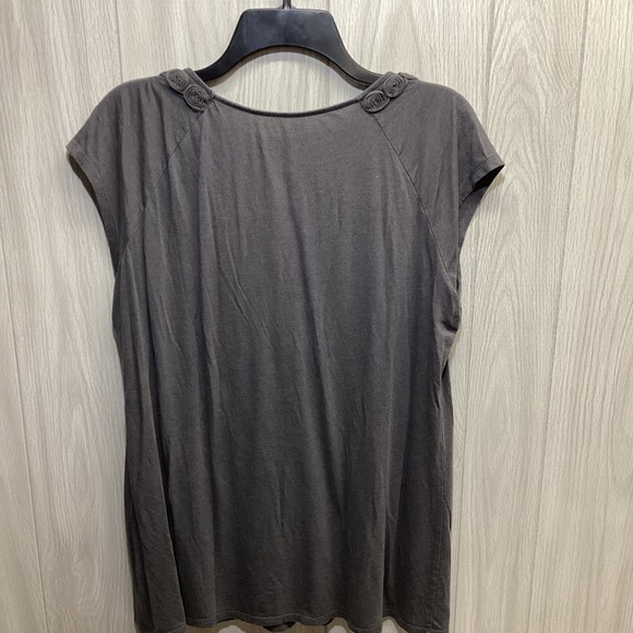 NEW YORK & CO Women's (Size 20x26) Short Sleeve Scoop‎ Neck Embellished Shirt - Picture 3 of 3
